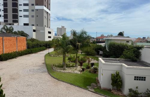 Tijucas House | Sobrado com garagem e churrasqueira