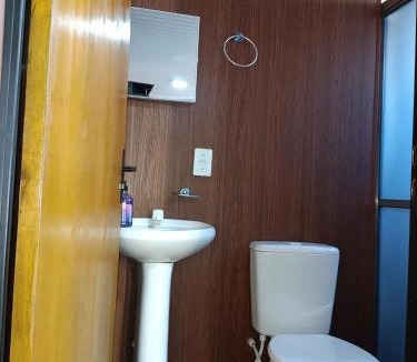 Bosque das Araras House | Sobrado Container Amarelo