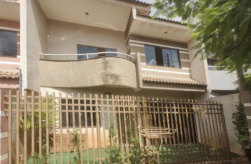 Coqueiral House | Sobrado grande disponível em ótima localização