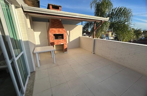 Guaratuba House | Sobrado triplex aconchegante a 500 metros da Praia Central de Guaratuba