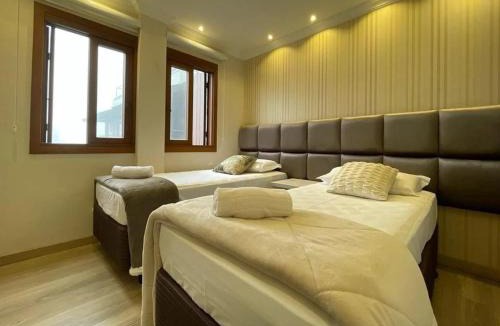 Dutra Apartment | Sophisticated Apartment in a Great Location