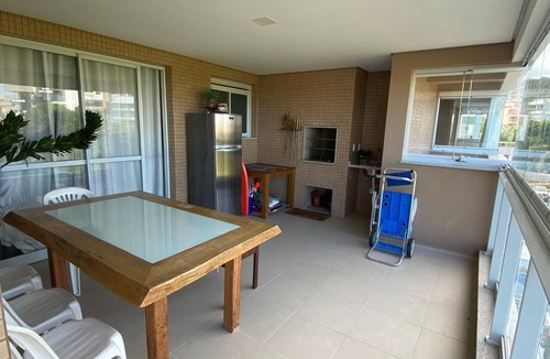 Governador Celso Ramos Apartment | Spacious apartment 200 meters from Palmas Beach for 12 people