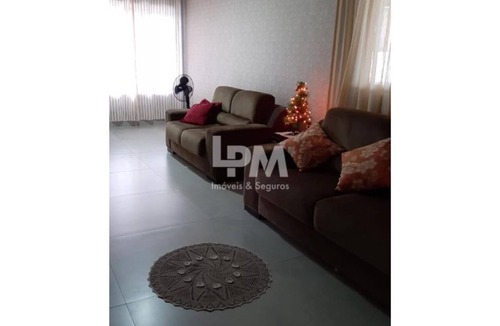 Castelo Branco House | Spacious 03 Bedroom House Barbecue Garage Space