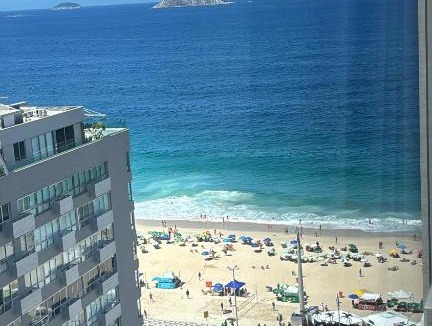 Leblon Apartment | Spacious 4 Bedroom Apartment at Leblon Beach with Sea View