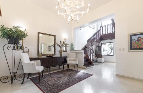 Central Department House | Spacious and chic house in Las Mercedes