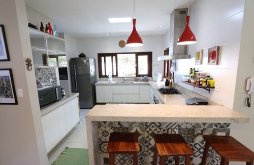 Aruana House | Spacious and cozy house, close to the beach