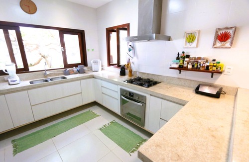 Aruana House | Spacious and cozy house, close to the beach