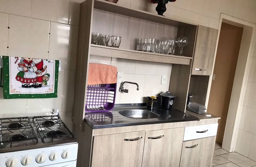 Pomarosa House | Spacious and cozy top floor house in a great location.