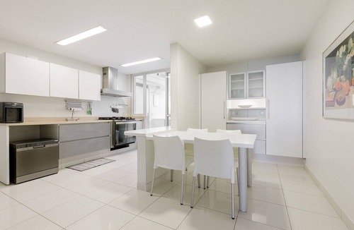 Ipanema Villa | Spacious Beachfront Apartment in Ipanema - Ipa007
