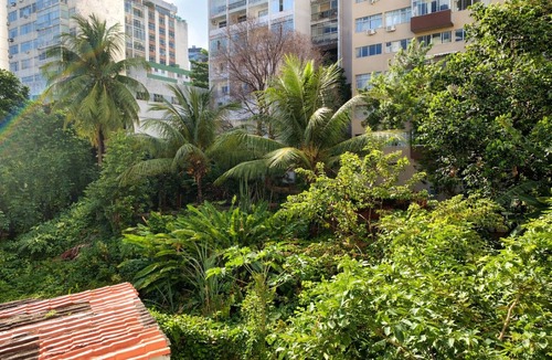 Graca Apartment | Spacious, Simple and Economical next to Barra With Air Conditioning