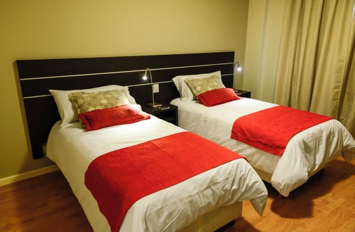 El Centro Hotel | Spacious Unit for a Group Stay | 10-min walk to Plaza de Mayo & Casa Rosada
