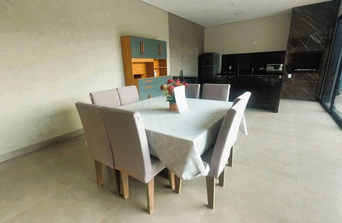 Olimpia House | Spacious with Heated Pool | Sleeps 12 | 3 Suites and Gourmet Area