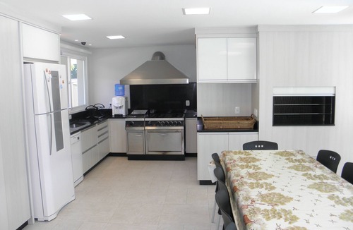 Jurere Internacional House | Spectacular house, with 07 Dorm, Pool, Party Room, unique location!