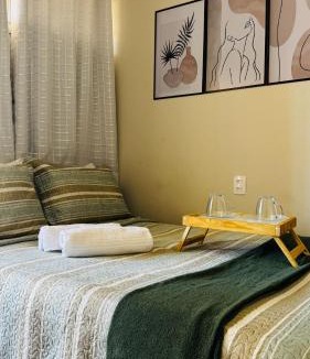Itapua Apartment | Stúdio Completo com Ar e wifi rápido em itapuã
