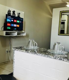 Itapua Apartment | Stúdio Completo com Ar e wifi rápido em itapuã