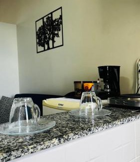 Itapua Apartment | Stúdio Completo com Ar e wifi rápido em itapuã
