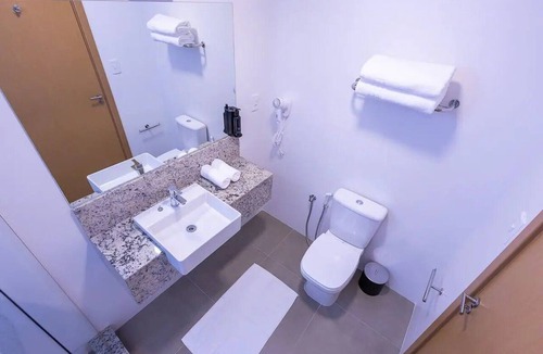 Centro Hotel | Standard Twin Bed Room | Pet-Friendly | 0.5 Mi from Igreja Matriz Tower