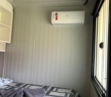 Ahu Apartment | Studio 1 com Ar condicionado Quente e Frio Completo perto de tudo WIFI e lavanderia