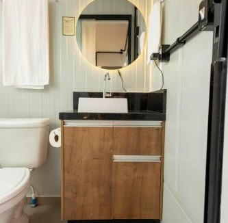 Ahu Apartment | Studio 1 com Ar condicionado Quente e Frio Completo perto de tudo WIFI e lavanderia