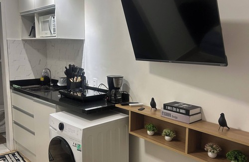 Santa Teresa Apartment | Studio apartment for rent in Glória, near the Glória street market and metro station.