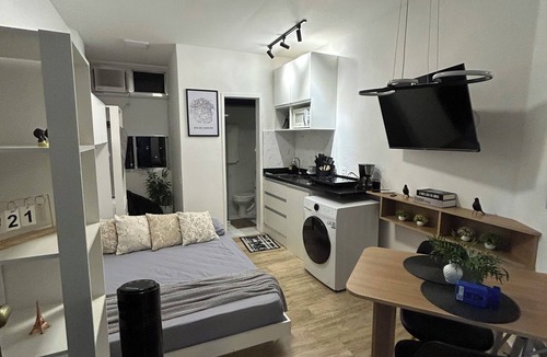 Santa Teresa Apartment | Studio apartment for rent in Glória, near the Glória street market and metro station.