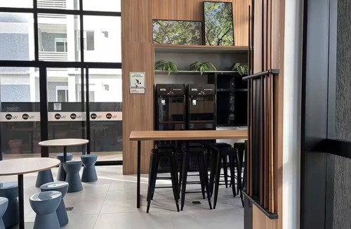 Matriz Apartment | Studio apartment in Batel with pool, gym, and coworking space.