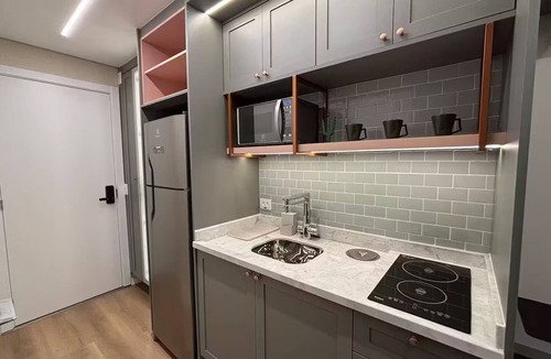 Matriz Apartment | Studio apartment in Batel with pool, gym, and coworking space.