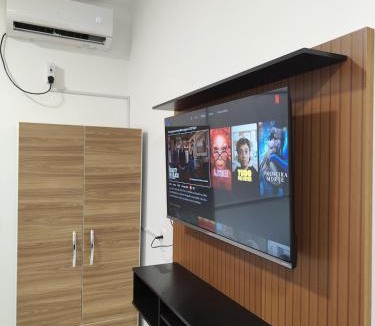 Bom Retiro Apartment | Studio Bem localizado, WIFI Rápido, Ar Condicionado e Estacionamento 1