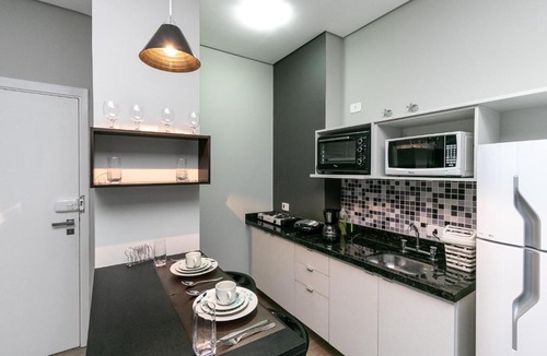 Reboucas Apartment | Studio Central Completo