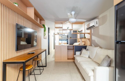 Niteroi Apartment | Studio com Piscina, Ar e Garagem em Itaipu