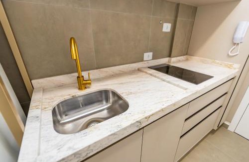 Cristo Rei Apartment | Studio Ensolarado em Região Tranquila - EIX0407