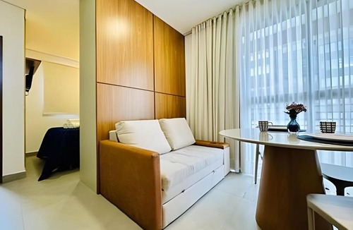 Saraiva Apartment | Studio Essenza | Moderno, Confortável e Completo.