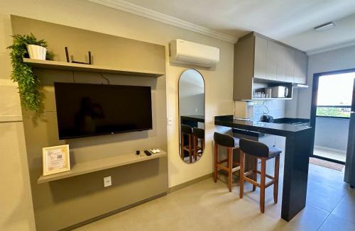Santa Monica Apartment | Studio Maia Aconchego e praticidade 190m da UFU