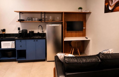 Paraiso Apartment | Studio Moderno e Novo - Cozinha Completa, Ar Condicionado e Wifi - Rápido Acesso ao Centro