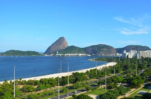 Catete Apartment | Studio na zona cultural do Rio! A/C, Wi-Fi, TV