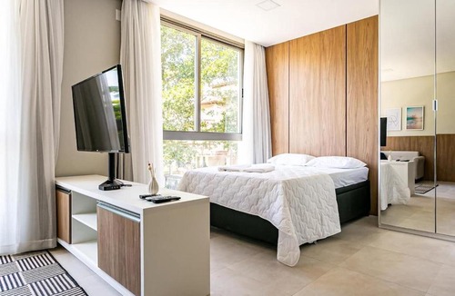 Jurere Apartment | Studio novo e confortável a 300m da praia ELU101