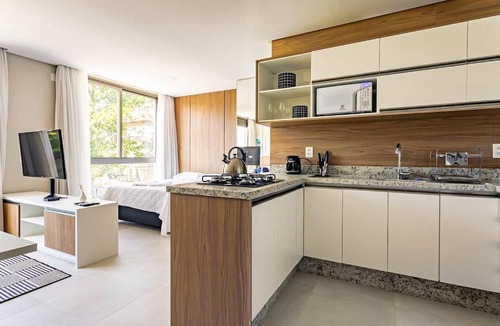 Jurere Apartment | Studio novo e confortável a 300m da praia ELU101
