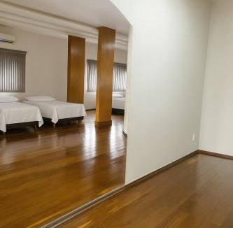Vigilato Pereira Apartment | Studio para 7 pessoas com Ar Condicionado e 2 Garagem