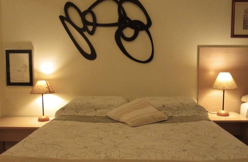 Copacabana Apartment | STUDIO-POSTO2 - COPACABANA beach block - WiFi, side sea view, up to 4 pax