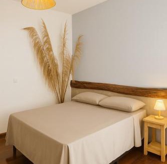 Vigilato Pereira Apartment | Studio Privativo aprox 2,7 km Centro, Praia Clube c Ar Condicionado