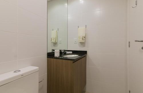 Reboucas Apartment | Studio prox shopping Curitiba Wifi, TV a Cabo e ar by UROOMS