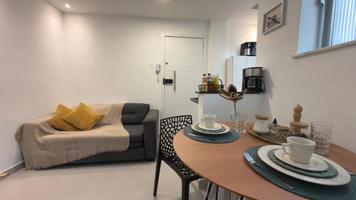 Leblon Apartment | Studio renovado no Leblon Praia, Lagoa e Dias Ferreira a pé