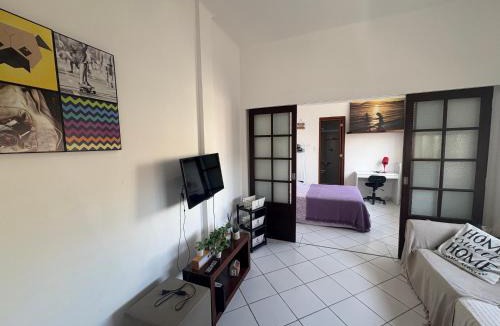 Urca Apartment | Studios confortáveis na URCA, perto Pão de Açucar, reformados, WI-FI, TV e ar condicionado SPLIT, pauloangerami MC301