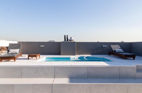 Villa Crespo Apartment | Stunning Duplex Penthouse Private Pool & Terrace