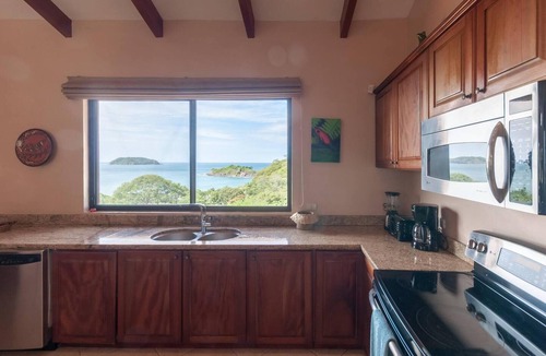 Potrero House | Stunning Hillside Villa with Panoramic Ocean Views & Infinity Pool