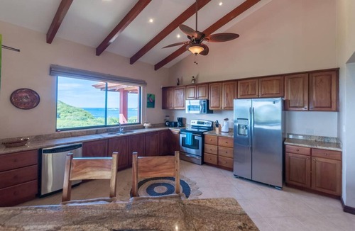 Potrero House | Stunning Hillside Villa with Panoramic Ocean Views & Infinity Pool