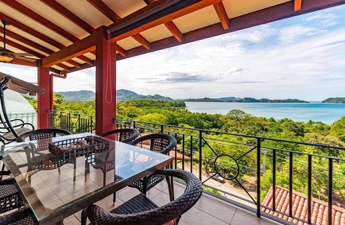 Potrero House | Stunning Hillside Villa with Panoramic Ocean Views & Infinity Pool