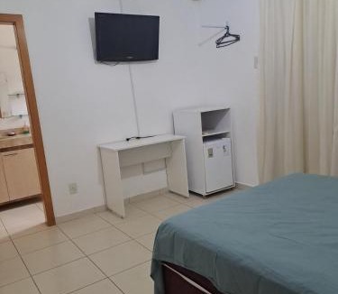 Jardim Italia House | Suíte atrás UFMT