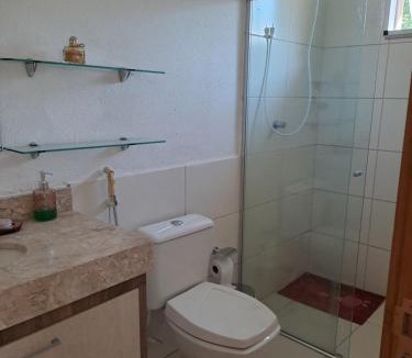 Jardim Italia House | Suíte atrás UFMT