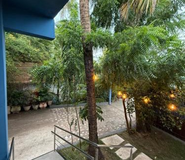 Santarem House | Suíte com Copa e Sala de Reunião